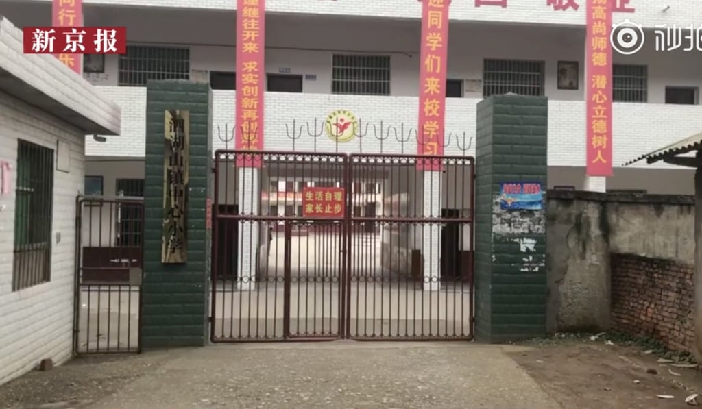 Some people in Yuanjiang say Wu is a threat to other children and should not be allowed to return to school. Photo: Miaopai.com Some people in Yuanjiang say Wu is a threat to other children and should not be allowed to return to school. Photo: Miaopai.com