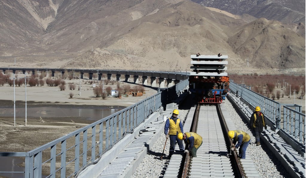 Foreign visitors are generally required to obtain a special permit to enter Tibet. Photo: Reuters
