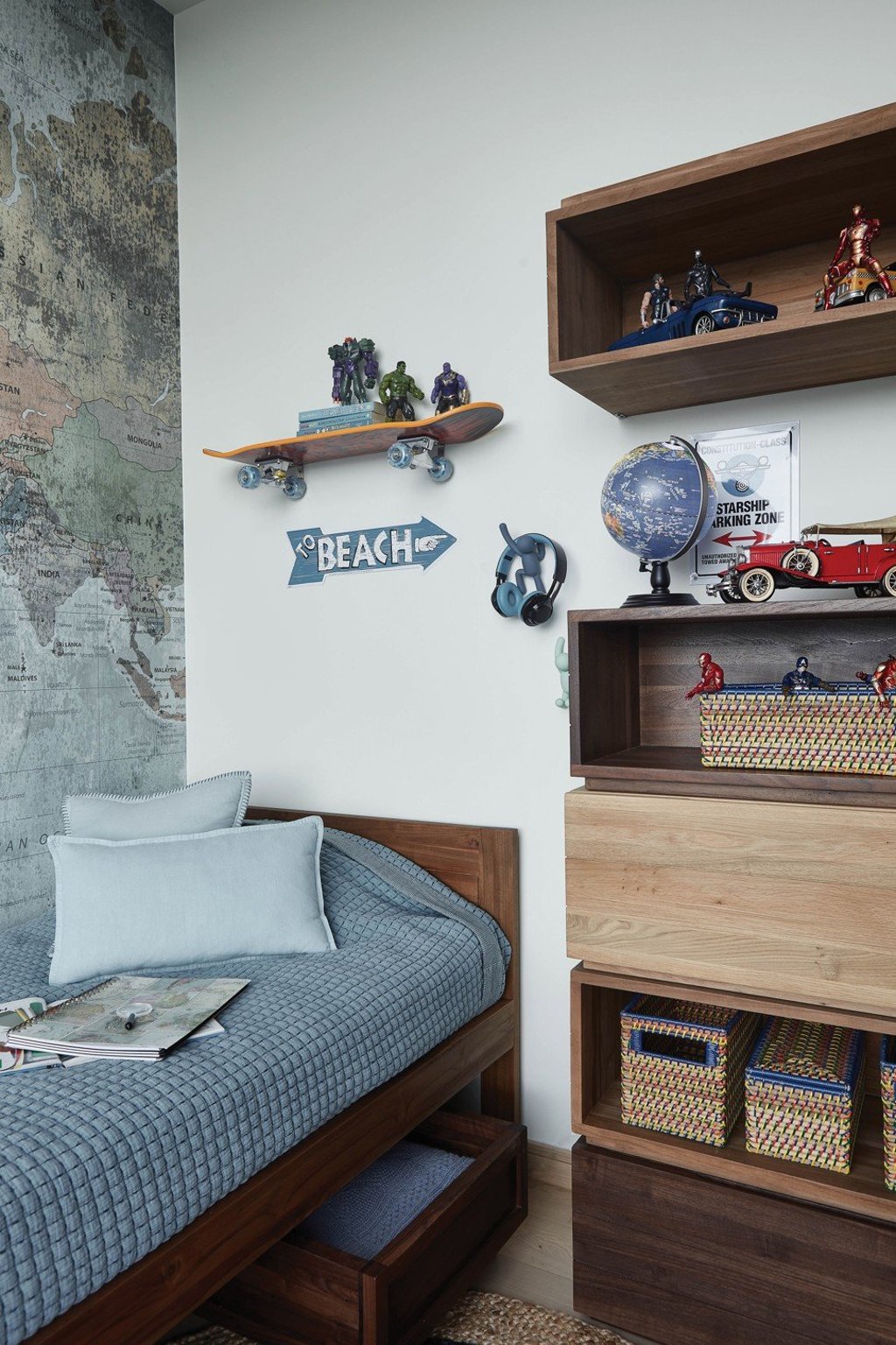 TREE offers children’s shelves and cabinets that can be securely attached to the walls. TREE offers children’s shelves and cabinets that can be securely attached to the walls.