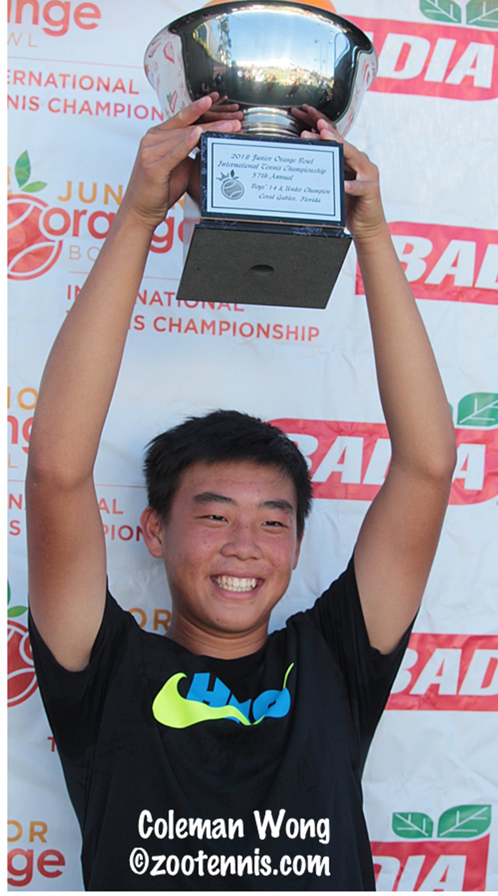 Coleman Wong lifts the under-14 Orange Bowl title. Photo: Zootennis.com