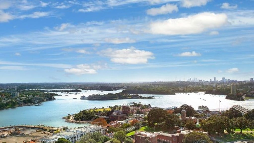 The view from Zhang Zetian’s penthouse flat in Sydney. Photo: Douban.com