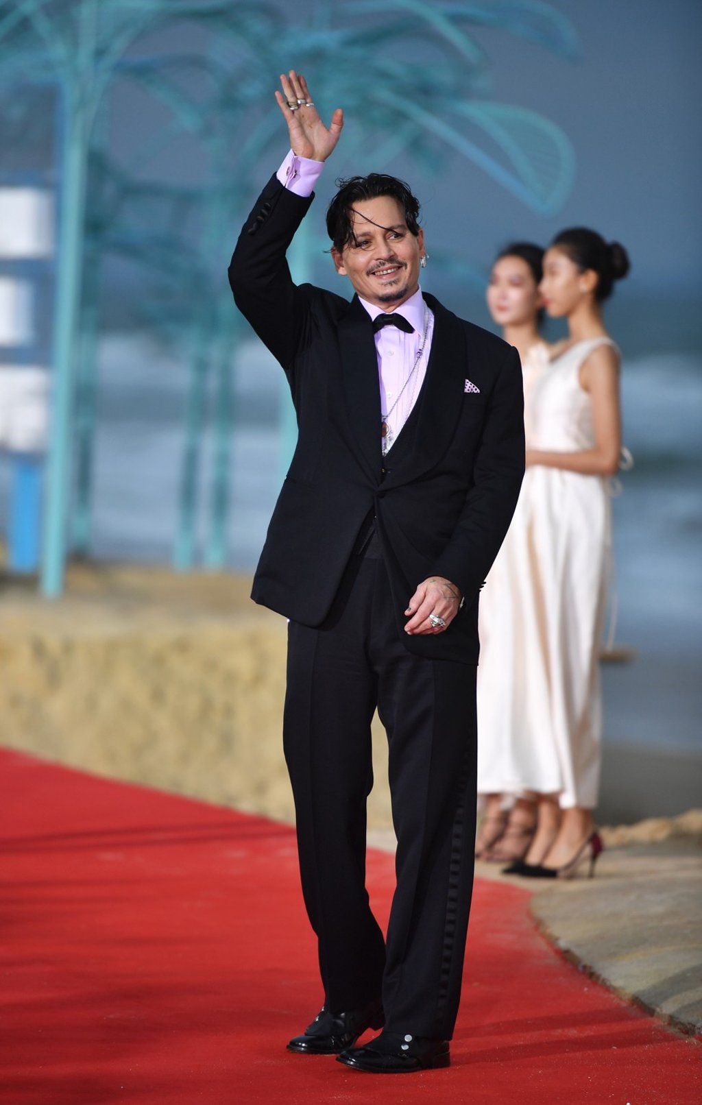 Actor Johnny Depp wore all-Tom Ford to the first Hainan International Film Festival red carpet ceremony in Sanya. Photo: Xinhua