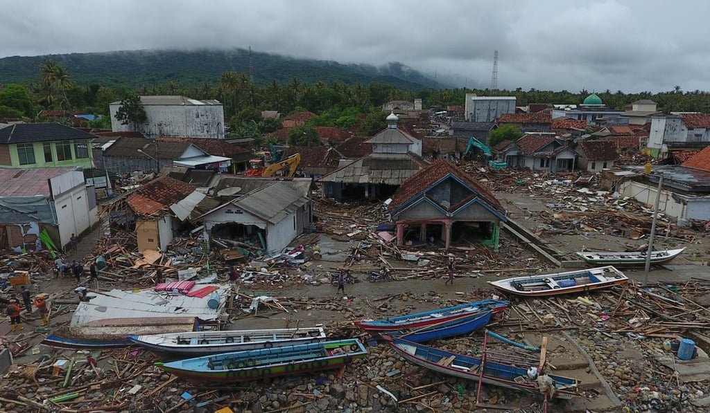 Damaged houses, boats and debris are seen after a tsunami in this aerial photo taken in Sumur, Pandeglang, Banten province. Photo: Bloomberg Damaged houses, boats and debris are seen after a tsunami in this aerial photo taken in Sumur, Pandeglang, Banten province. Photo: Bloomberg