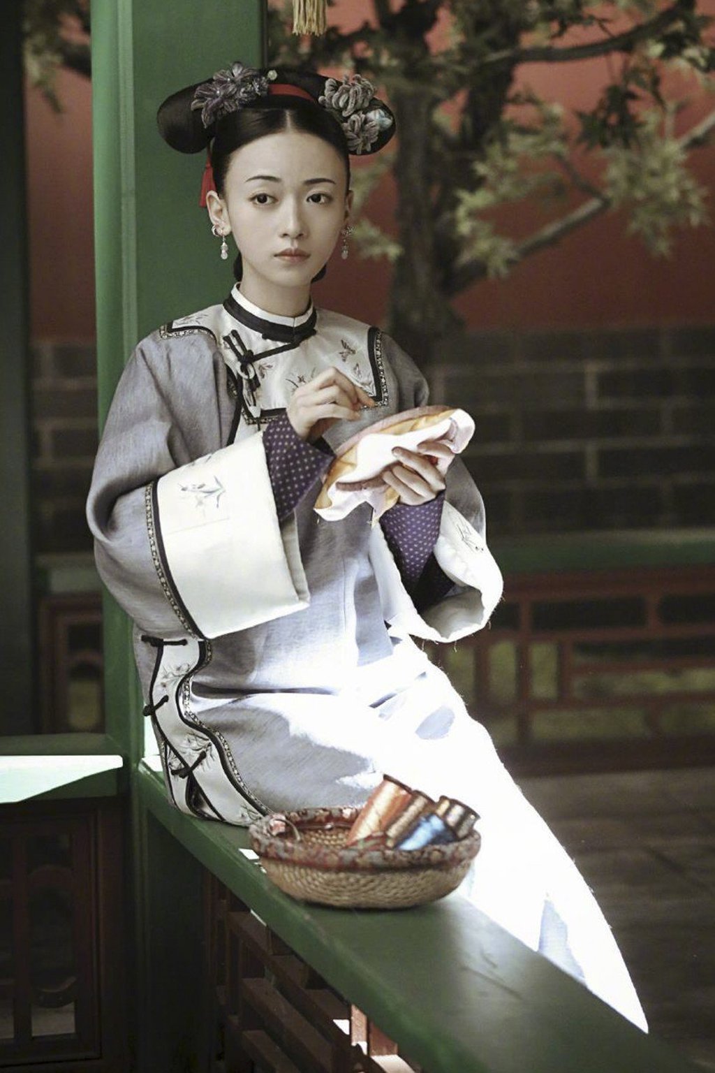 Jinyan Wu in a still from Story of Yanzi Palace.