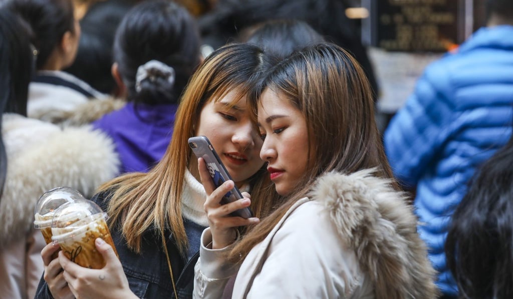 Customers at the Causeway Bay store. Photo: Xiaomei Chen