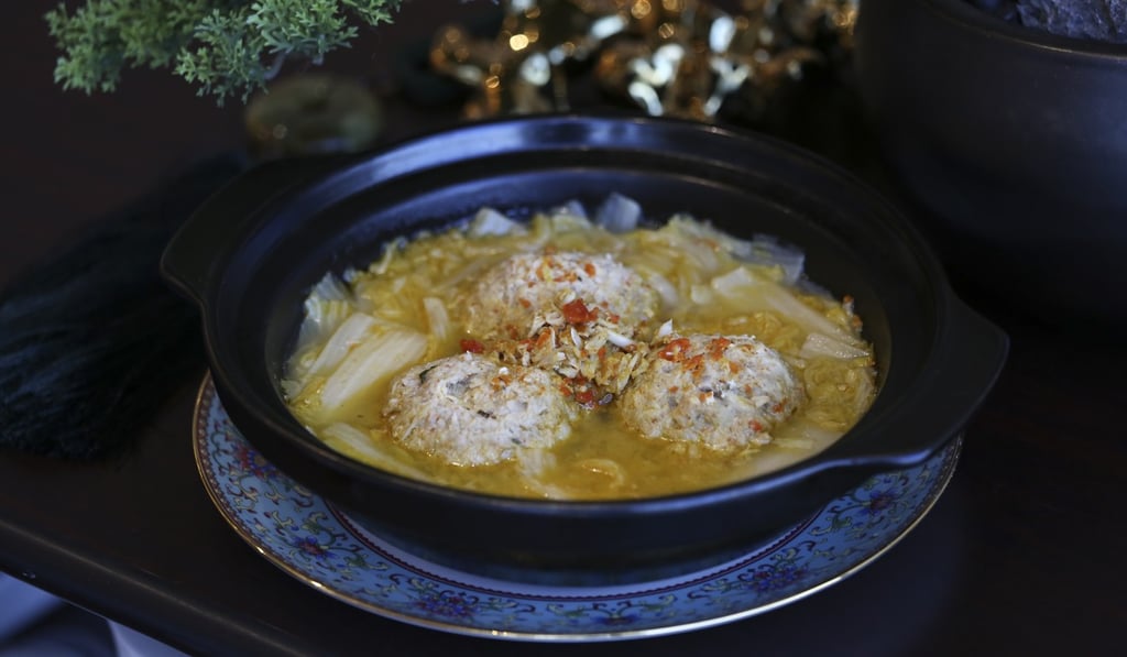 Lion’s head with hairy crab. Photo: Jonathan Wong