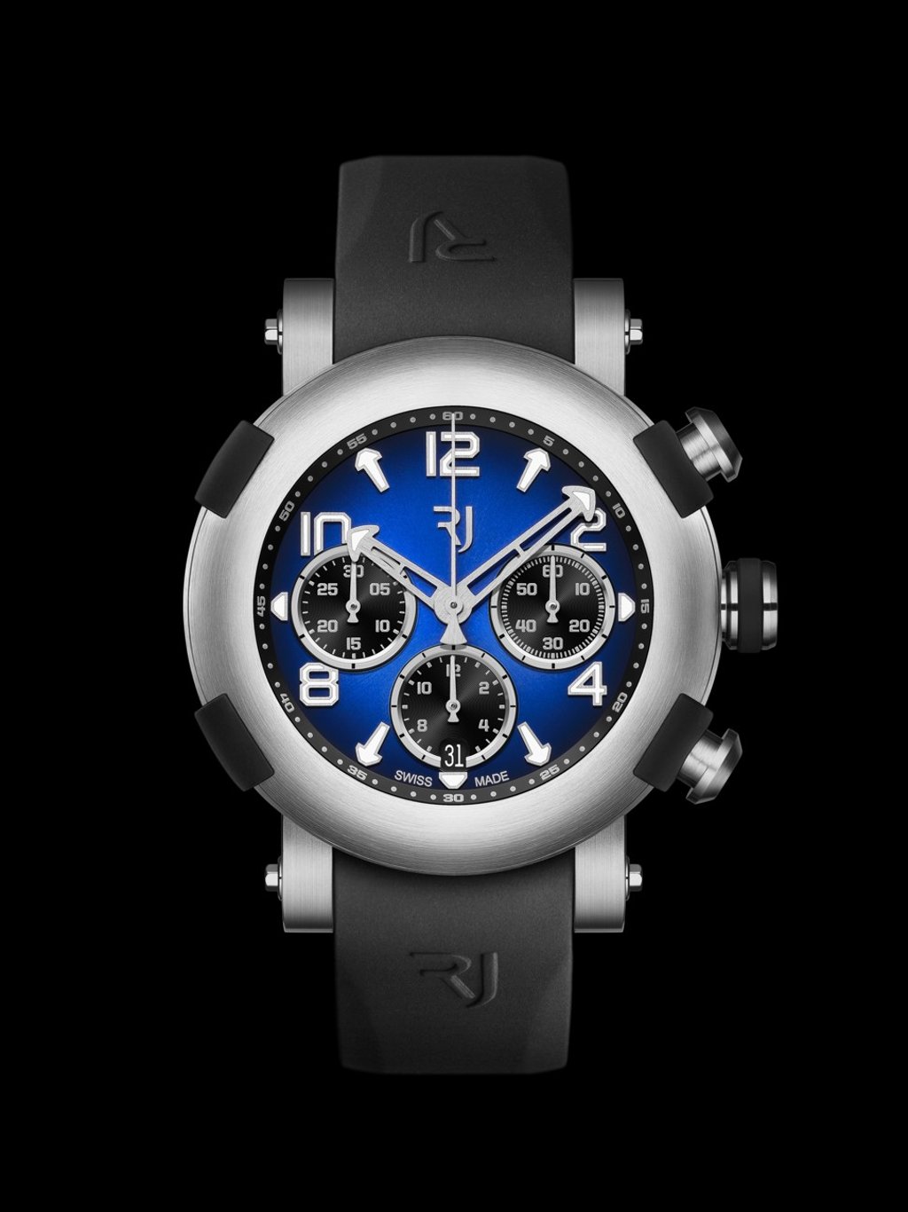 RJ’s ARRAW collection can be worn by both men and women.