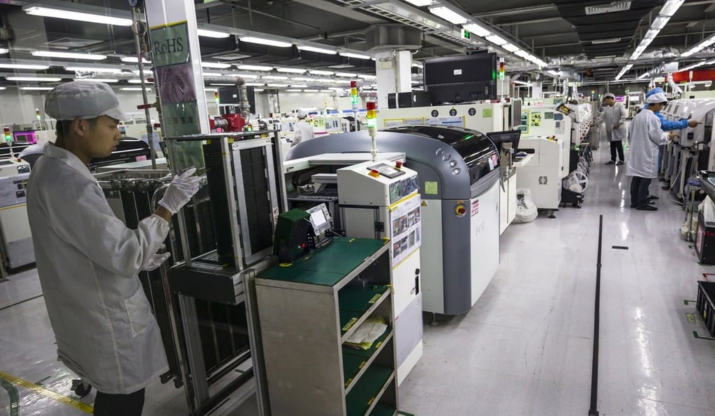 Staff at Foxconn took a hit after poor sales of the latest Apple smartphone models. Photo: EPA Staff at Foxconn took a hit after poor sales of the latest Apple smartphone models. Photo: EPA