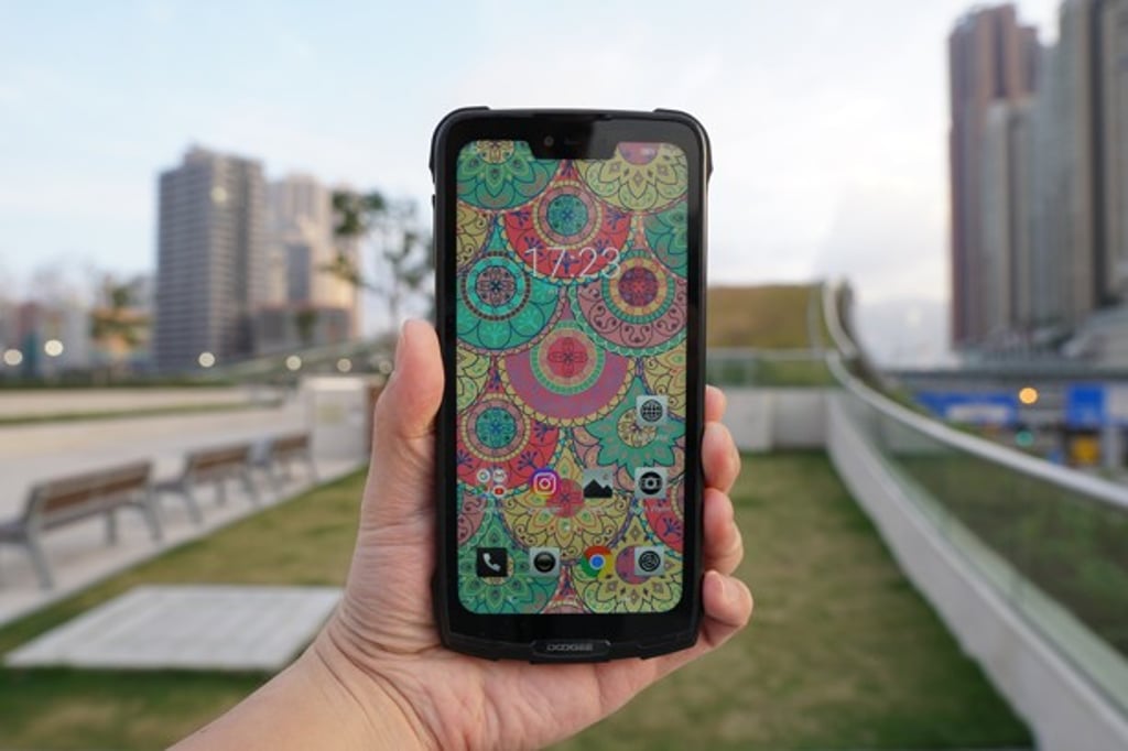 Doogee S90 modular phone turns into night vision camera