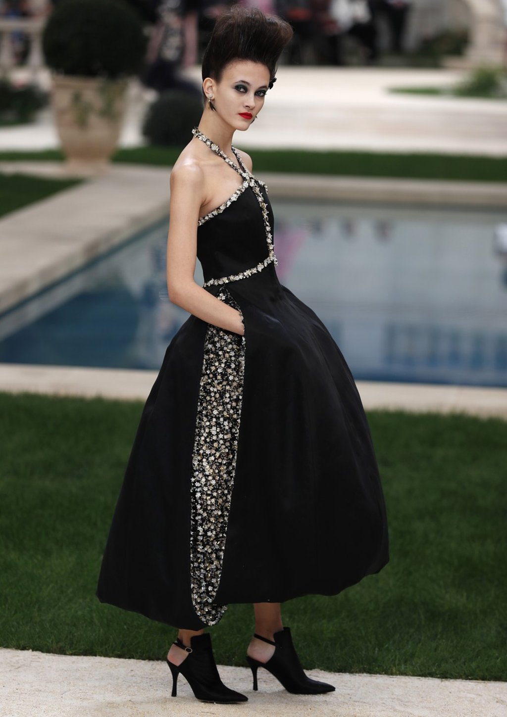 Chanel black dress 2019 outlet