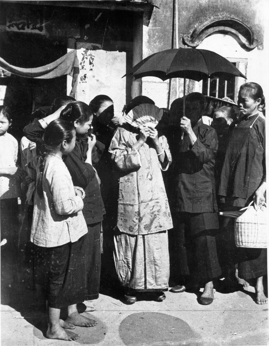 Traditional Chinese marriages were arranged, sometimes between people who did not know who they were marrying. Yet, they could form deep attachments to each other. Photo: SCMP