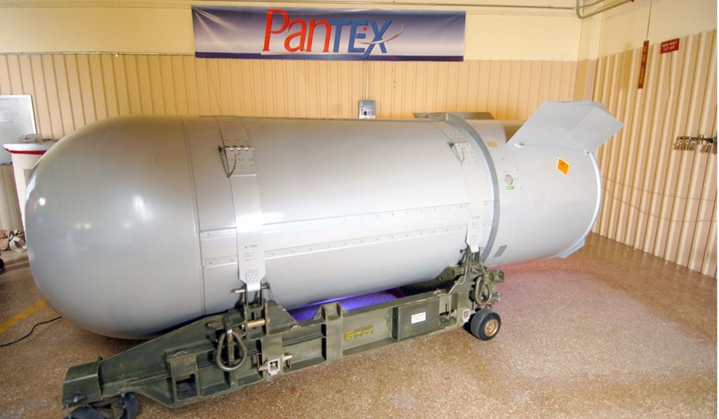 The last US B53 10,000-pound nuclear bomb before being dismantled in October 25, 2011 at Pantex Plant outside Amarillo, Texas. Photo: AP