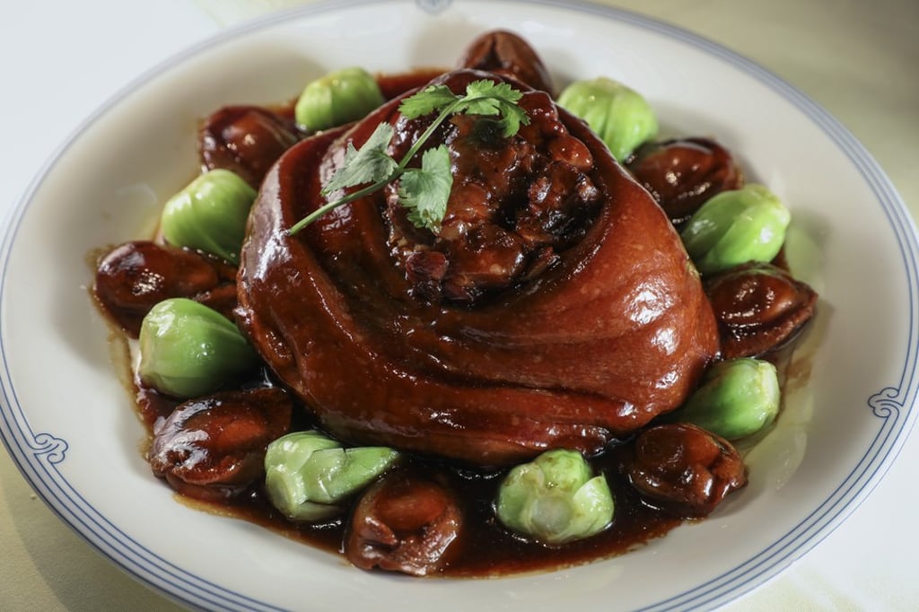 Braised pork knuckle with abalone at 10 Shanghai. Photo: Nora Tam