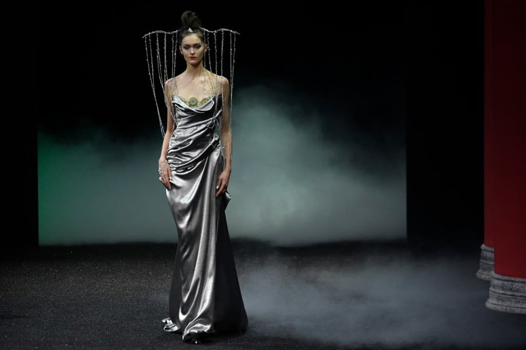 Paris Haute Couture 2019: China's fashion 'queen' Guo Pei's lavish designs  inspired by imperial palaces wow critics | South China Morning Post
