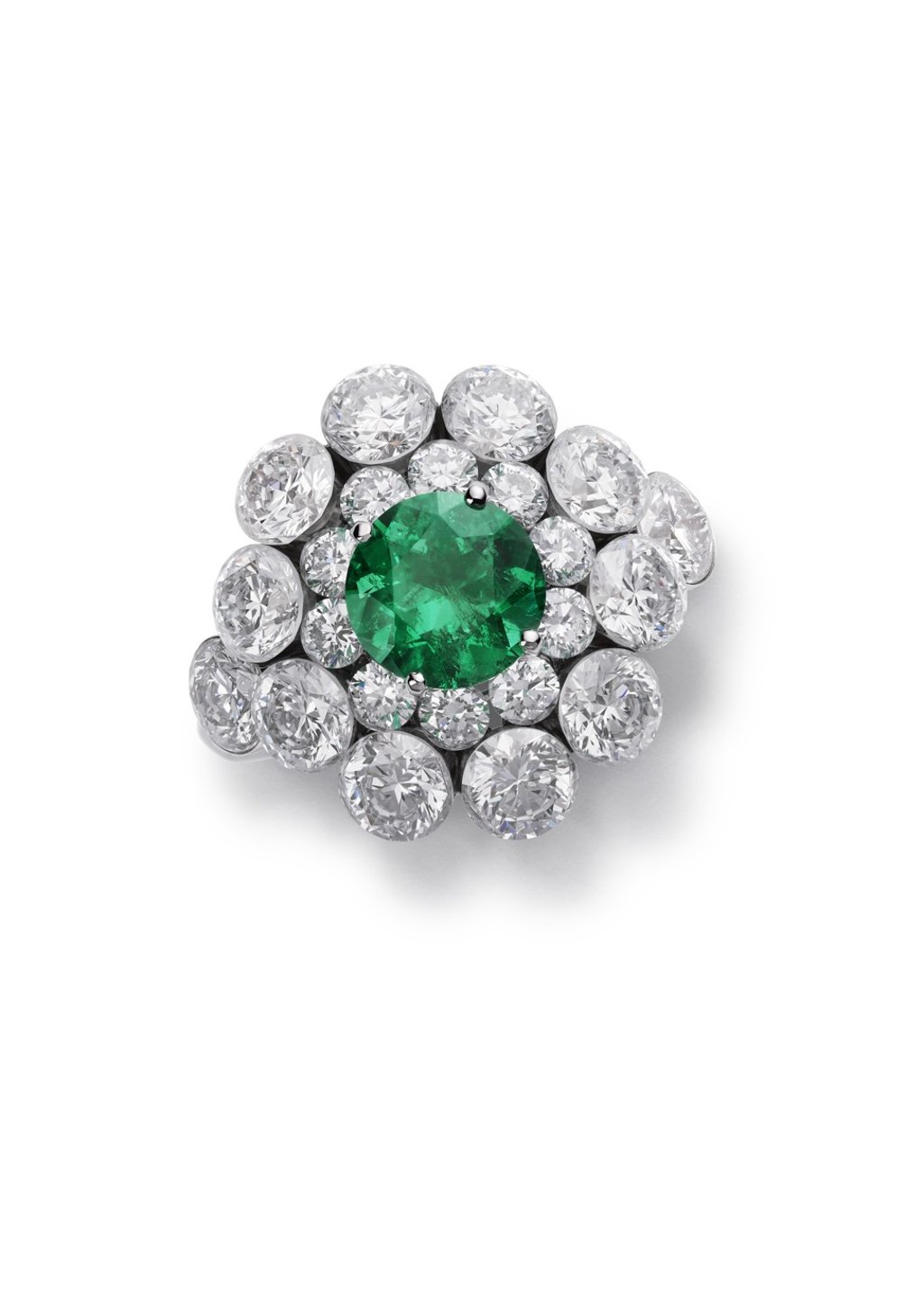 Magical setting diamond and emerald ring Magical setting diamond and emerald ring