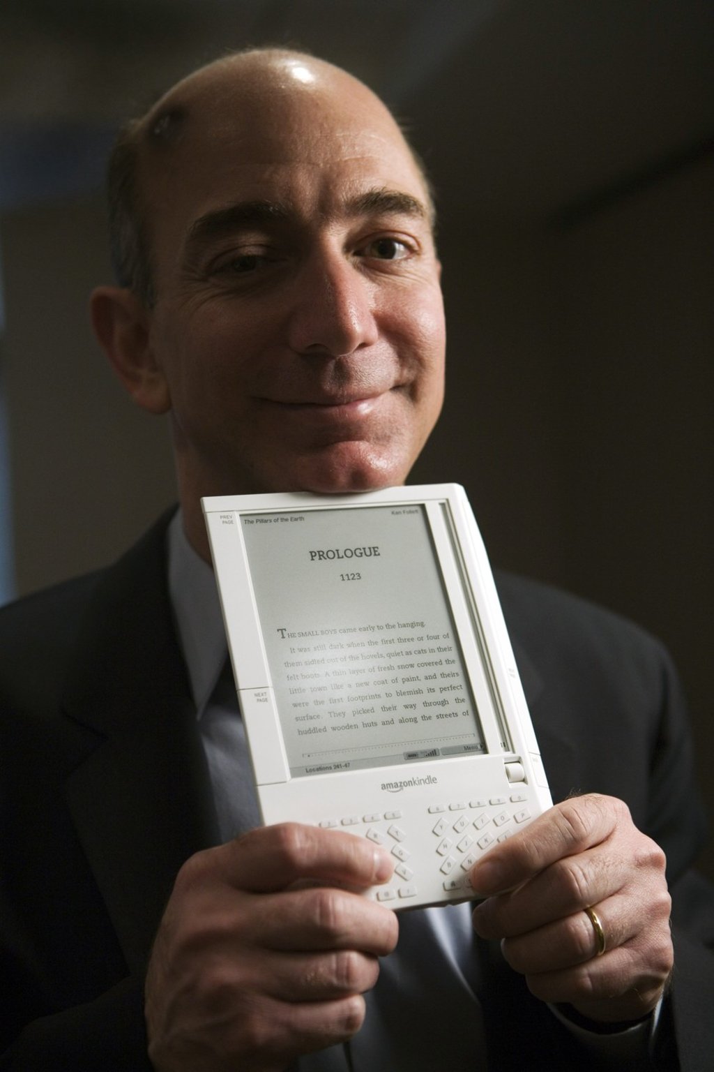 Jeff Bezos, the founder and chief executive of Amazon.com, introduces the Kindle at a news conference on November 19, 2007 in New York. The US$399 e-reader allows downloads of more than 90,000 e-book titles, blogs, magazines and newspapers. Photo: AP