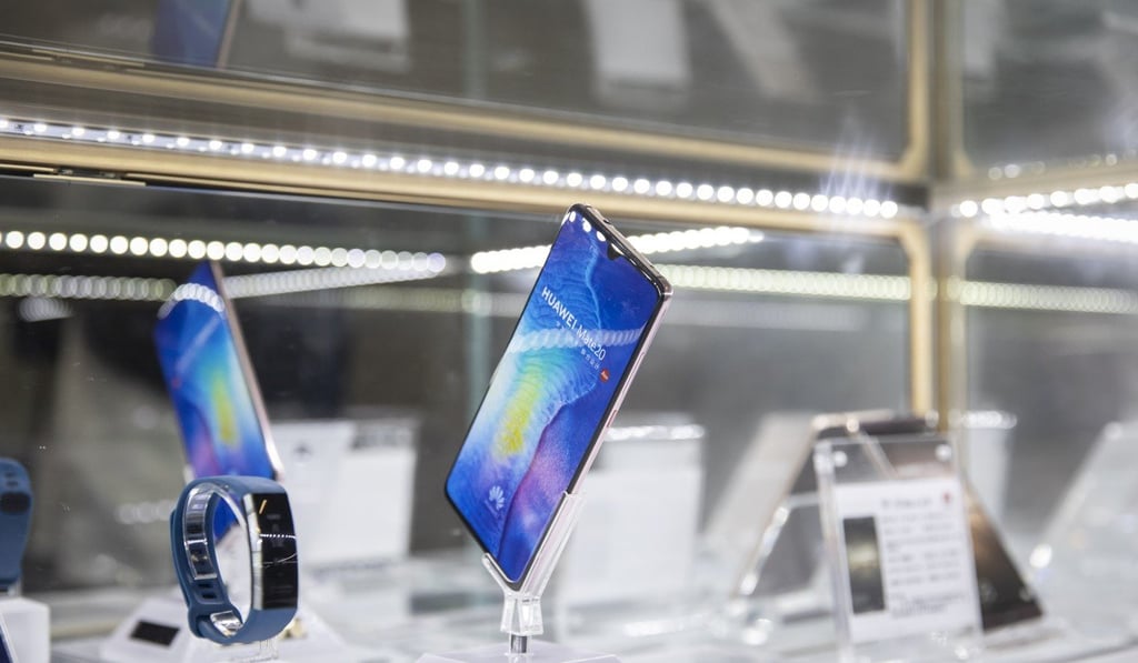 A Huawei Technologies Mate20 smartphone sits on display at the company's plant in the souther coastal city of Dongguan. Photo: Bloomberg
