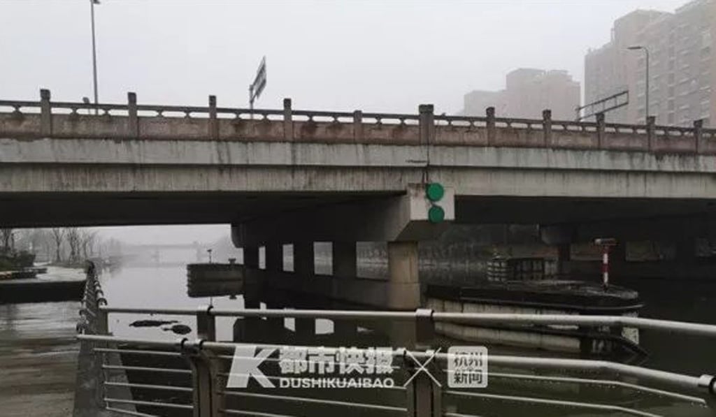 Daredevil Li had arranged to jump off a bridge as his cameraman broadcast the stunt to followers on the Kwai network. Photo: Handout