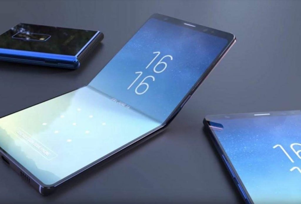 A reportedly leaked photo of Huawei’s foldable 5G phone. Photo: Datsfree/Twitter