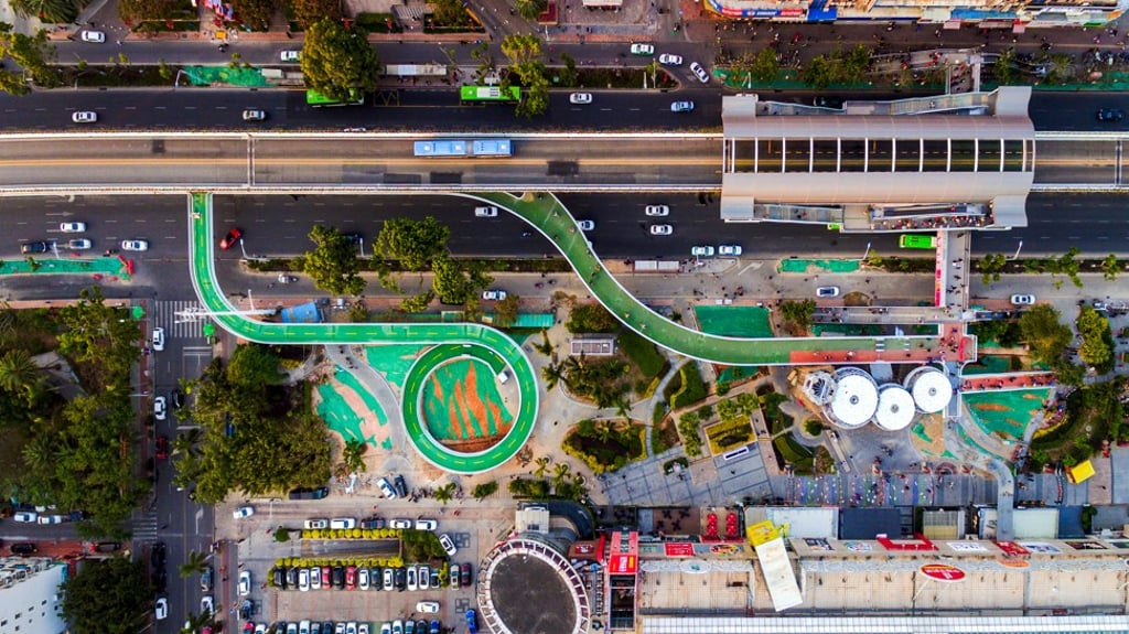 An aerial view of Xiamen’s Bicycle Skyway. An aerial view of Xiamen’s Bicycle Skyway.