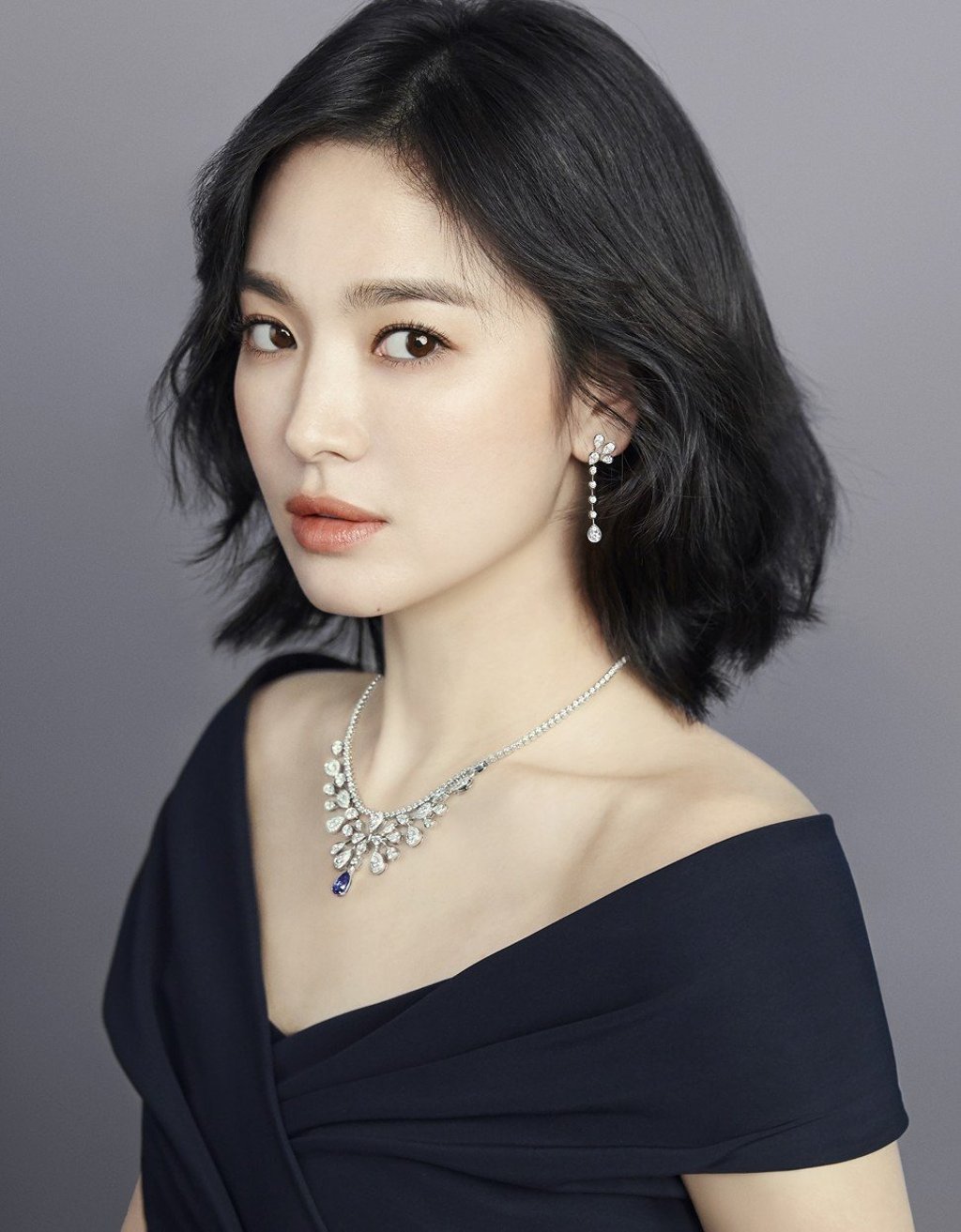 Song Hye-kyo wears the latest pieces from Chaumet's Joséphine Aigrette Impériale high jewellery collection. Song Hye-kyo wears the latest pieces from Chaumet's Joséphine Aigrette Impériale high jewellery collection.
