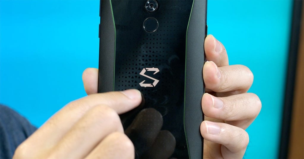 Glowing logo on the back of the phone. (Picture: Abacus)