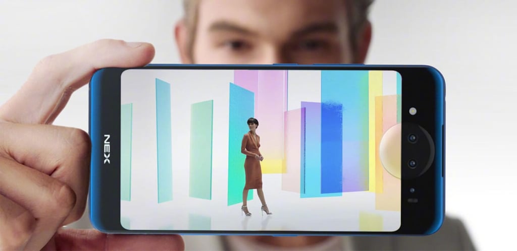 Mirror mode turns on both screens at the same time when you’re taking a photo. (Picture: Vivo) Mirror mode turns on both screens at the same time when you’re taking a photo. (Picture: Vivo)