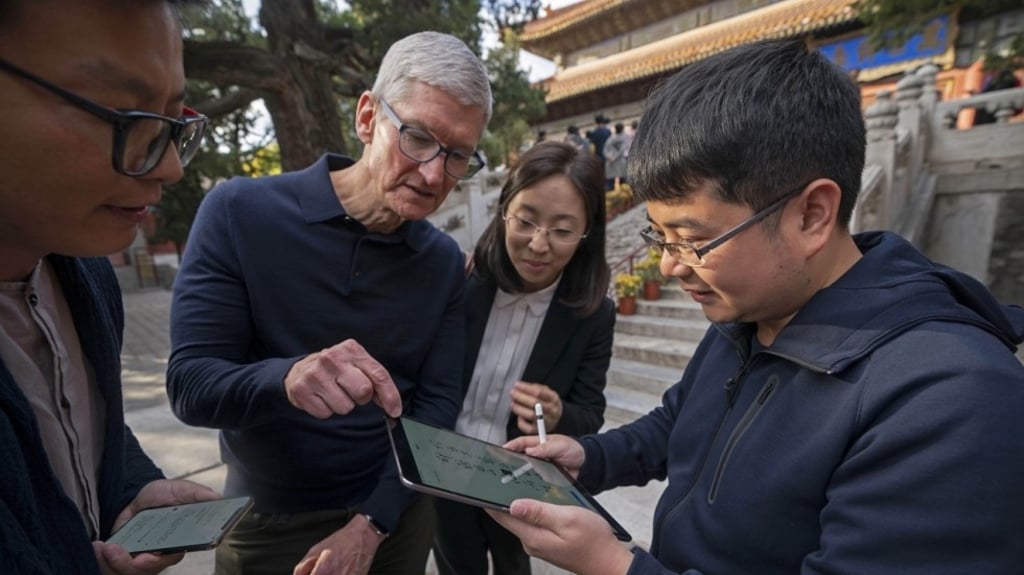 Tim Cook has been making frequent trips to China, but it doesn’t seem like it’s enough. (Picture: Xinhua) Tim Cook has been making frequent trips to China, but it doesn’t seem like it’s enough. (Picture: Xinhua)