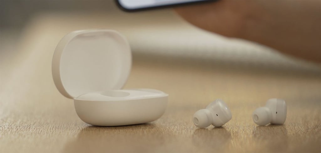 Xiaomi's AirDots (Picture: Abacus)