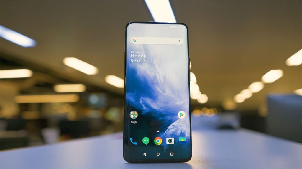 We say it’s almost bezel-free because it still has a noticeable chin at the bottom. (Picture: Chris Chang/Abacus)