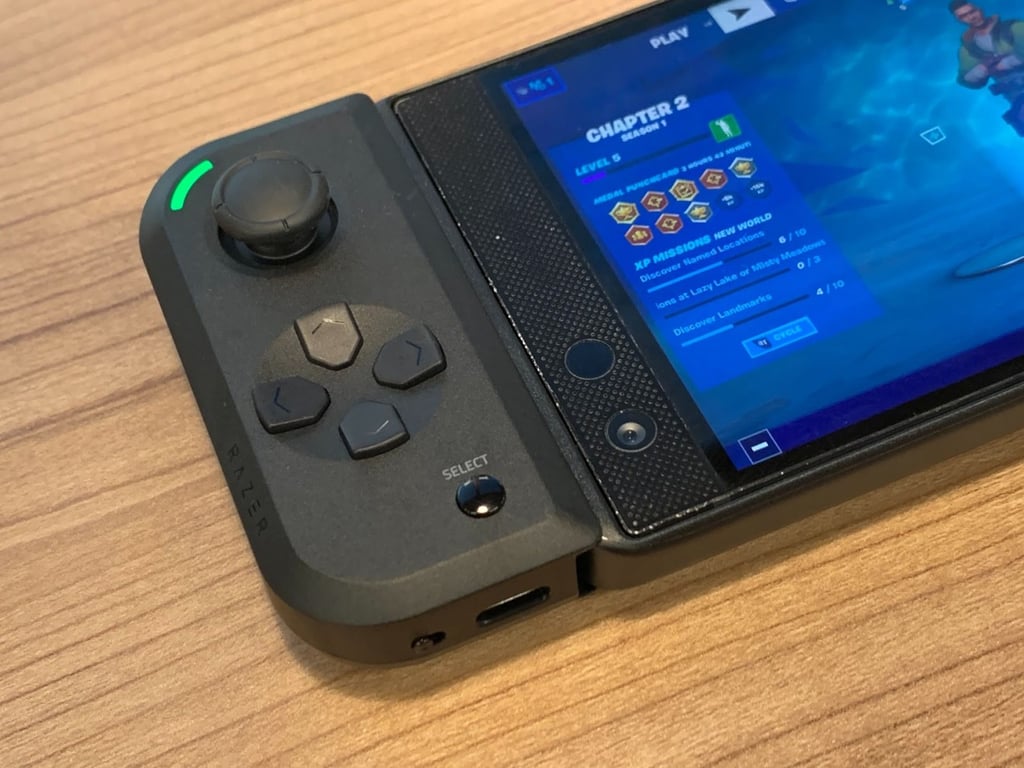 Switch-like controller makes the Razer Phone 2 a compelling gaming device |  South China Morning Post