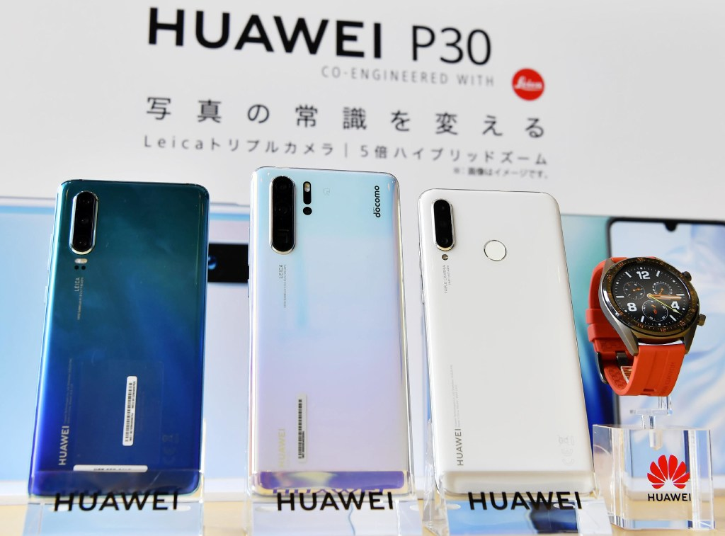 Huawei’s P30 smartphones displayed in Tokyo on May 21, 2019. (Picture: Kyodo)