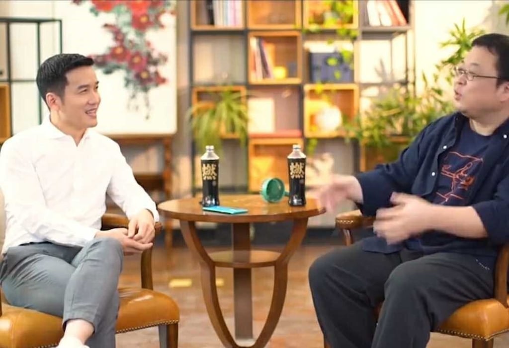 OnePlus CEO Pete Lau joined Luo Yonghao, the founder of fallen smartphone company Smartisan, in a live-streamed interview on Douyin, China’s version of TikTok. (Picture: Luo Yonghao via Douyin) OnePlus CEO Pete Lau joined Luo Yonghao, the founder of fallen smartphone company Smartisan, in a live-streamed interview on Douyin, China’s version of TikTok. (Picture: Luo Yonghao via Douyin)