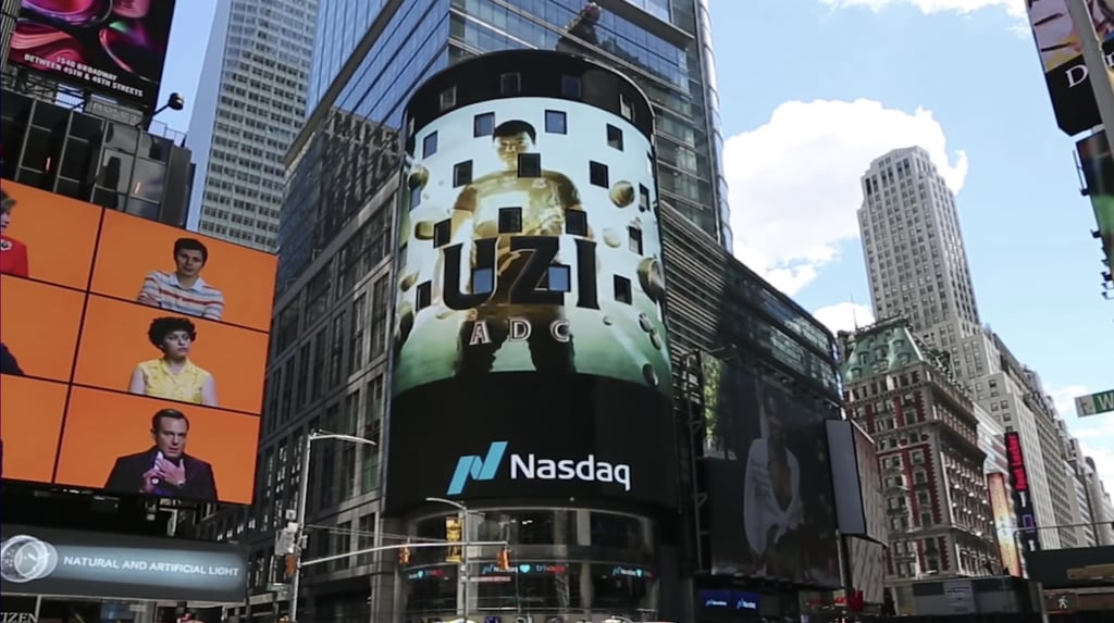 When RNG unveiled its new home court in Beijing, they put picture of Uzi and his teammates in Times Square. (Picture: RNG)