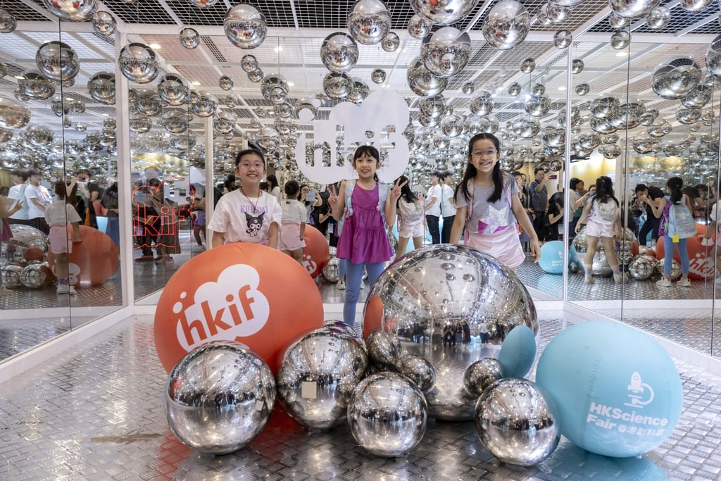 The HKSF provided immersive interactive activities blending science and entertainment for children and parents.