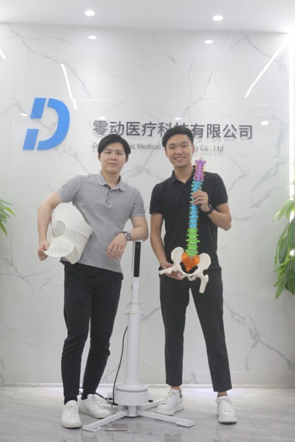 Jackal Xu (left), Founder and Rex Ma (right), Co-Founder of Dr. Body with their award-winning Dr. Body-Scan. Jackal Xu (left), Founder and Rex Ma (right), Co-Founder of Dr. Body with their award-winning Dr. Body-Scan.