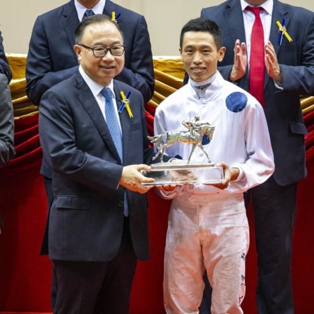 Vincent Ho was named Most Popular Jockey of the Season 2022/23.