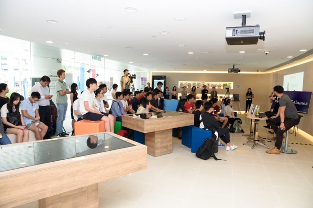 Alumni entrepreneur sharing session.