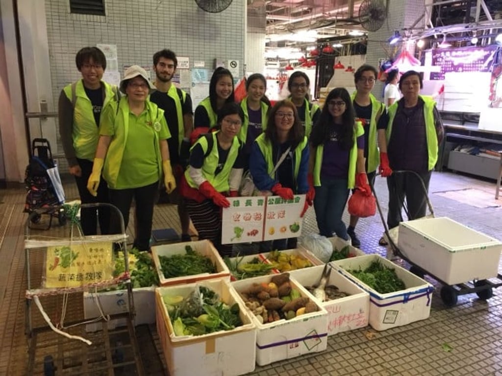 HKUST students contributed over 16,200 hours to community service in 2017/18. HKUST students contributed over 16,200 hours to community service in 2017/18.