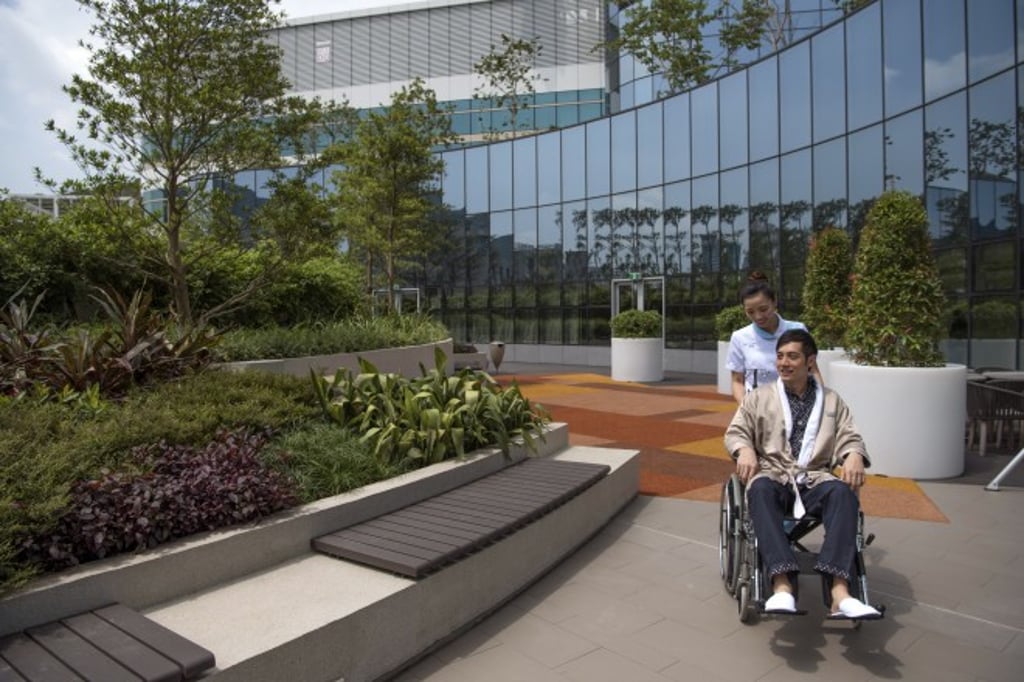 Located in Wong Chuk Hang, Gleneagles Hong Kong Hospital features a soothing environment that promotes patients' wellbeing.