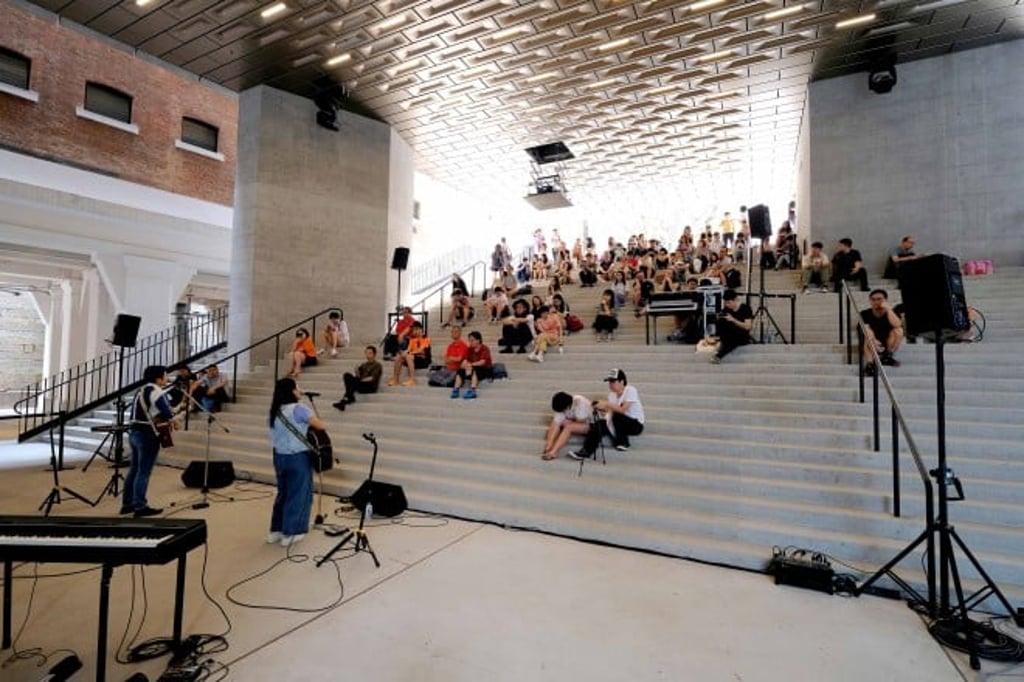 "Saturday Music at Laundry Steps“ performance