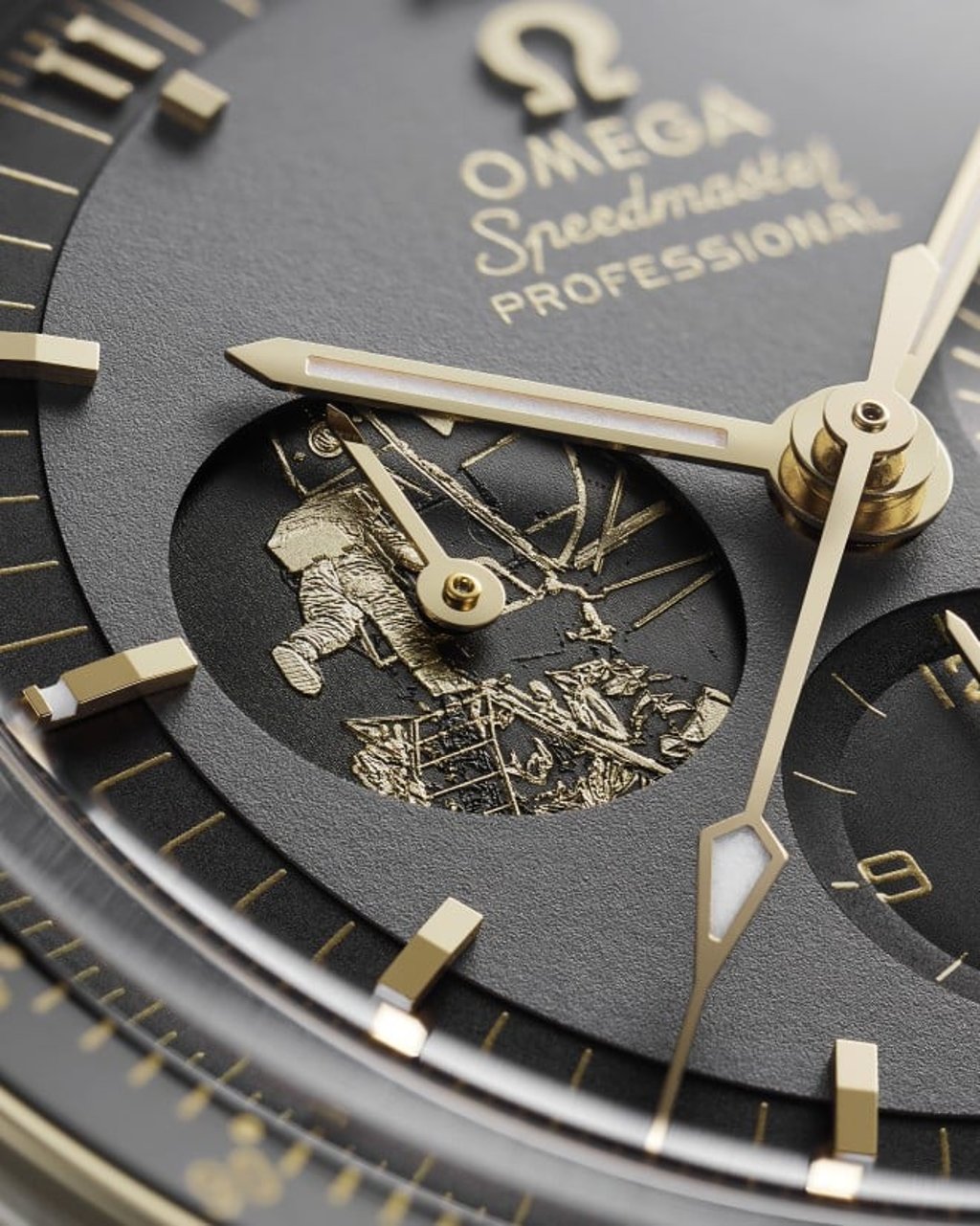 The 9 o’clock subdial features the famous image of Buzz Aldrin climbing down the ladder onto the lunar surface.