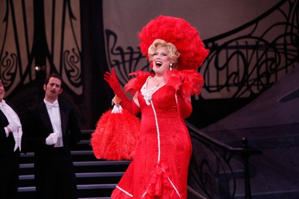 Soprano Caroline Worra plays Anna Glawari. © Kent Miles