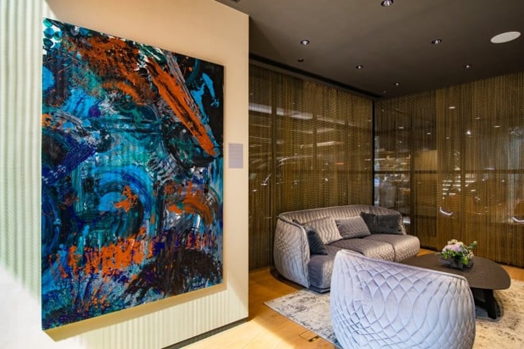 With the art piece “Form of Transcendence” set on the wall, the Audio Lounge is an ideal room for future owners to personalise their luxury BMW car.