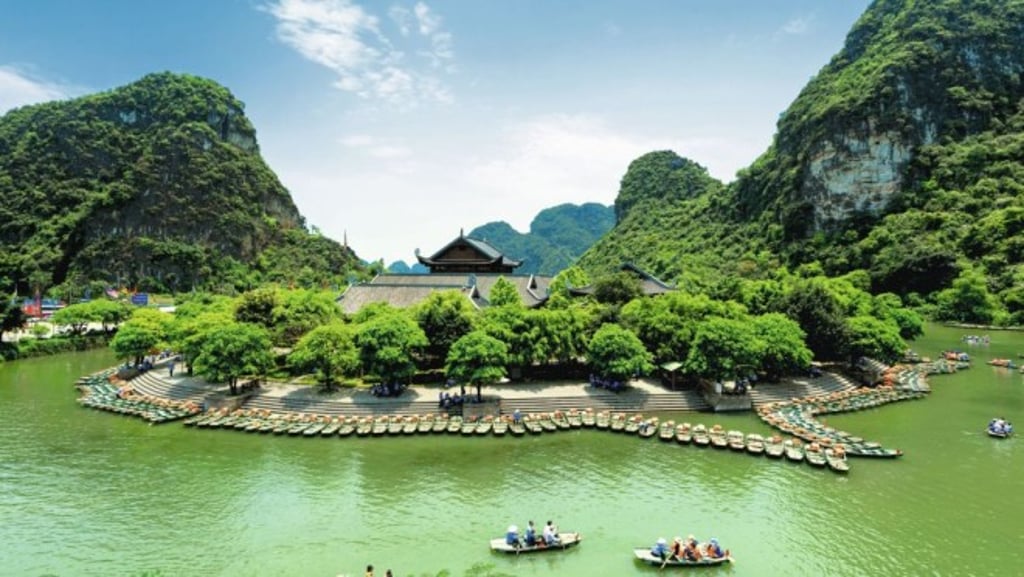 Trang An Scenic landscape complex - a scenic area near Ninh Binh, Vietnam, was inscribed as a UNESCO World Heritage Site Trang An Scenic landscape complex - a scenic area near Ninh Binh, Vietnam, was inscribed as a UNESCO World Heritage Site