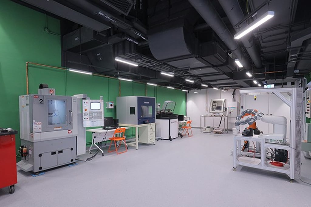 RCC 2.0 consists of two main laboratories – FlexLab with its plug-and-play infrastructure, and FabLab with its fabrication equipment and technical support. RCC 2.0 consists of two main laboratories – FlexLab with its plug-and-play infrastructure, and FabLab with its fabrication equipment and technical support.