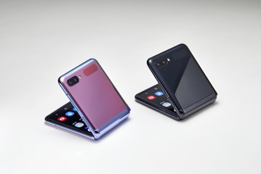 The Samsung Galaxy Z Flip is available in two body colours, Mirror Purple and Mirror Black. The Samsung Galaxy Z Flip is available in two body colours, Mirror Purple and Mirror Black.
