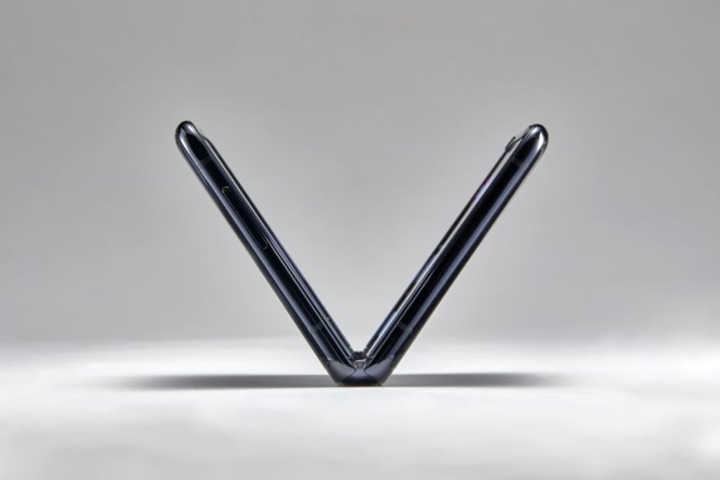 The phone boasts a sophisticated multi-stop hinge system and an ultra-thin glass surface. The phone boasts a sophisticated multi-stop hinge system and an ultra-thin glass surface.