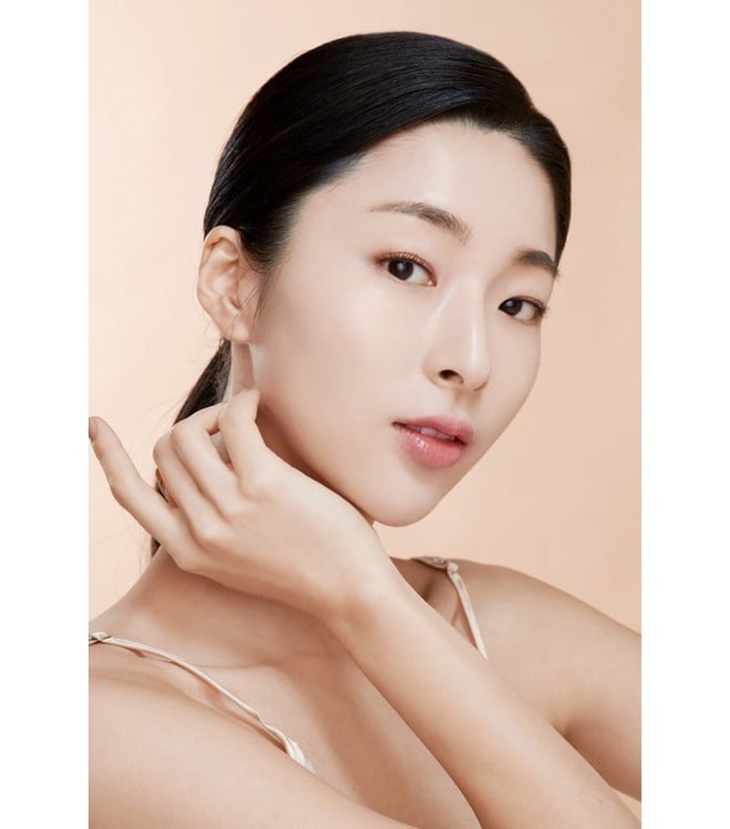 Achieve firm and flawless skin in four weeks with the TIME RESPONSE Intensive Renewal Ampoule. Achieve firm and flawless skin in four weeks with the TIME RESPONSE Intensive Renewal Ampoule.