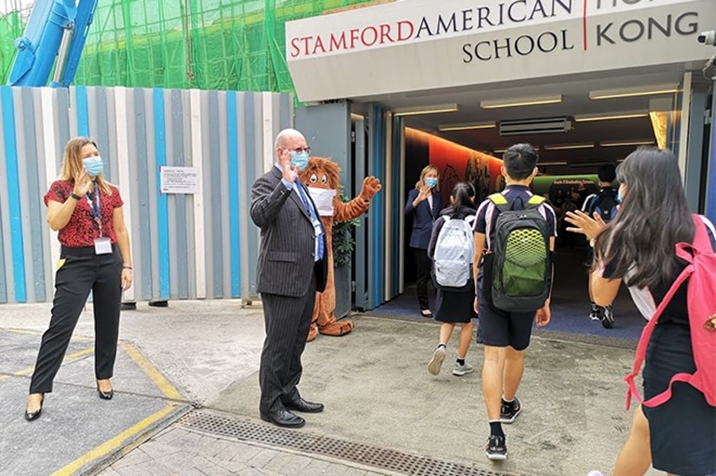 On May 25, Stamford's faculty and staff were joined by Leo the Lion to give Grade 6 - 9 a warm welcome.